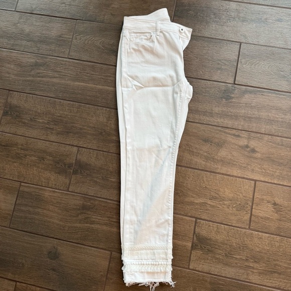 J. Jill White Ankle Cropped Jeans with Elastic Waistband and Textured Fabric - Picture 1 of 3